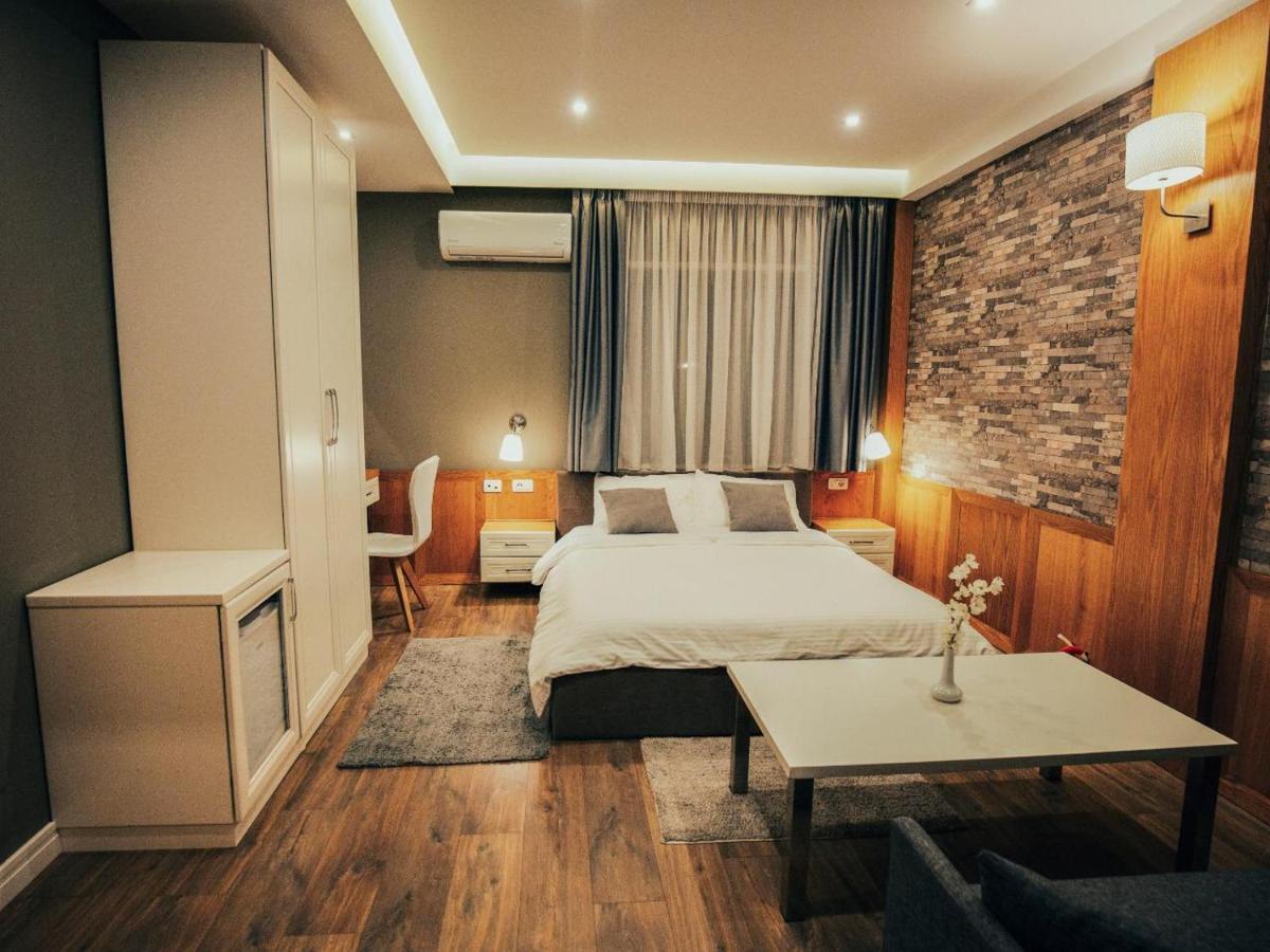 Hotel Romeo Korce Exterior foto