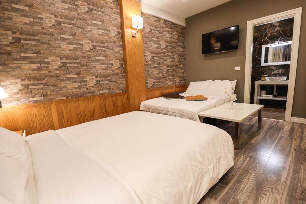 Hotel Romeo Korce Exterior foto