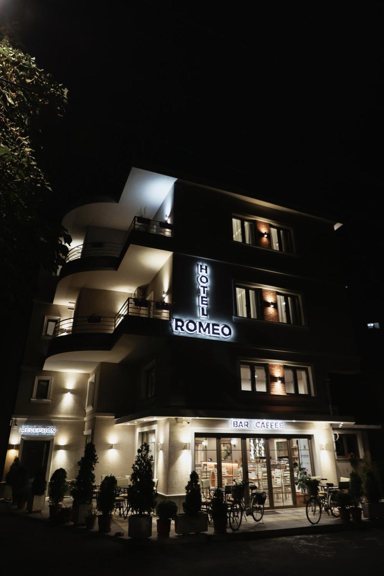 Hotel Romeo Korce Exterior foto