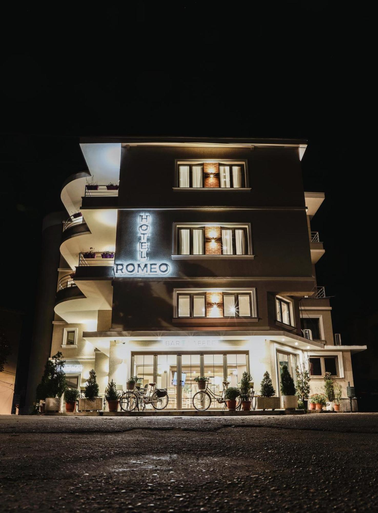 Hotel Romeo Korce Exterior foto