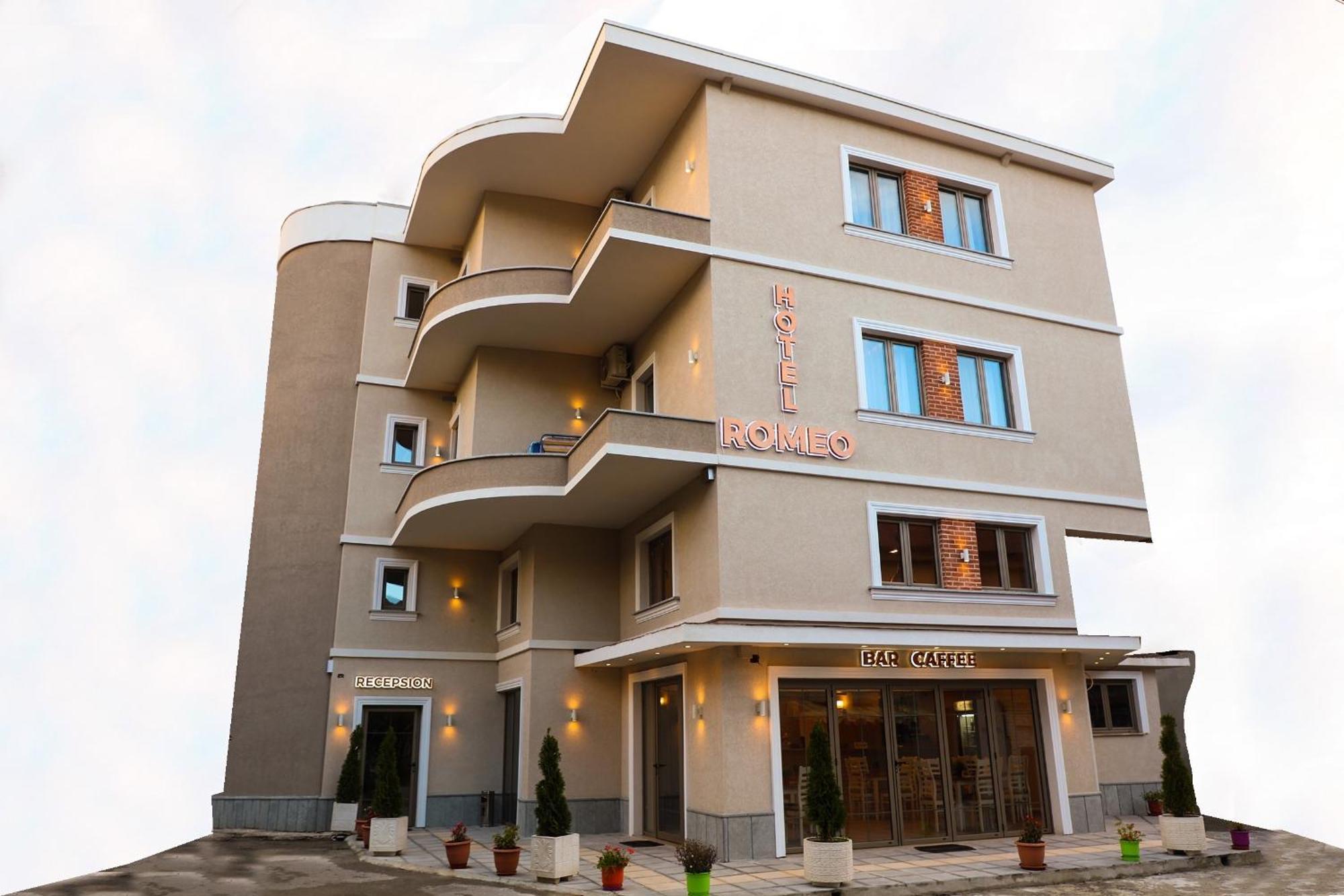 Hotel Romeo Korce Exterior foto