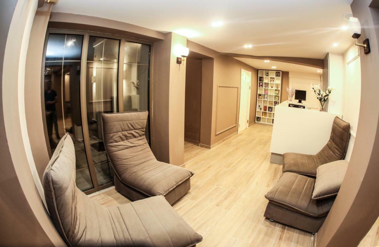 Hotel Romeo Korce Exterior foto